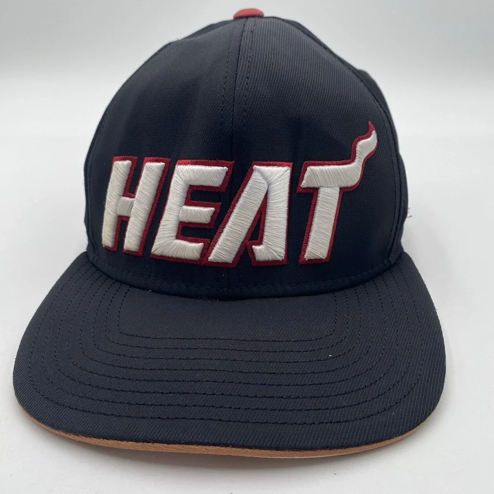 Miami Heat Hat‎ Throwback Adidas SnapBack Spellout Black Cleaned